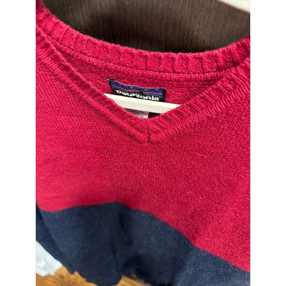 Patagonia Men's large Lambswool‎ V-Neck Sweater